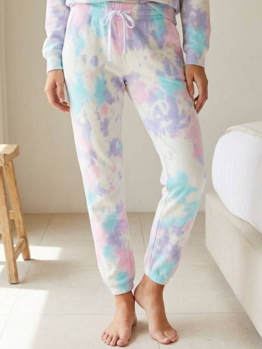 ☔️🔹️NWT Reflex White Cloud Watercolor Tie Dye Jogger Pants Medium